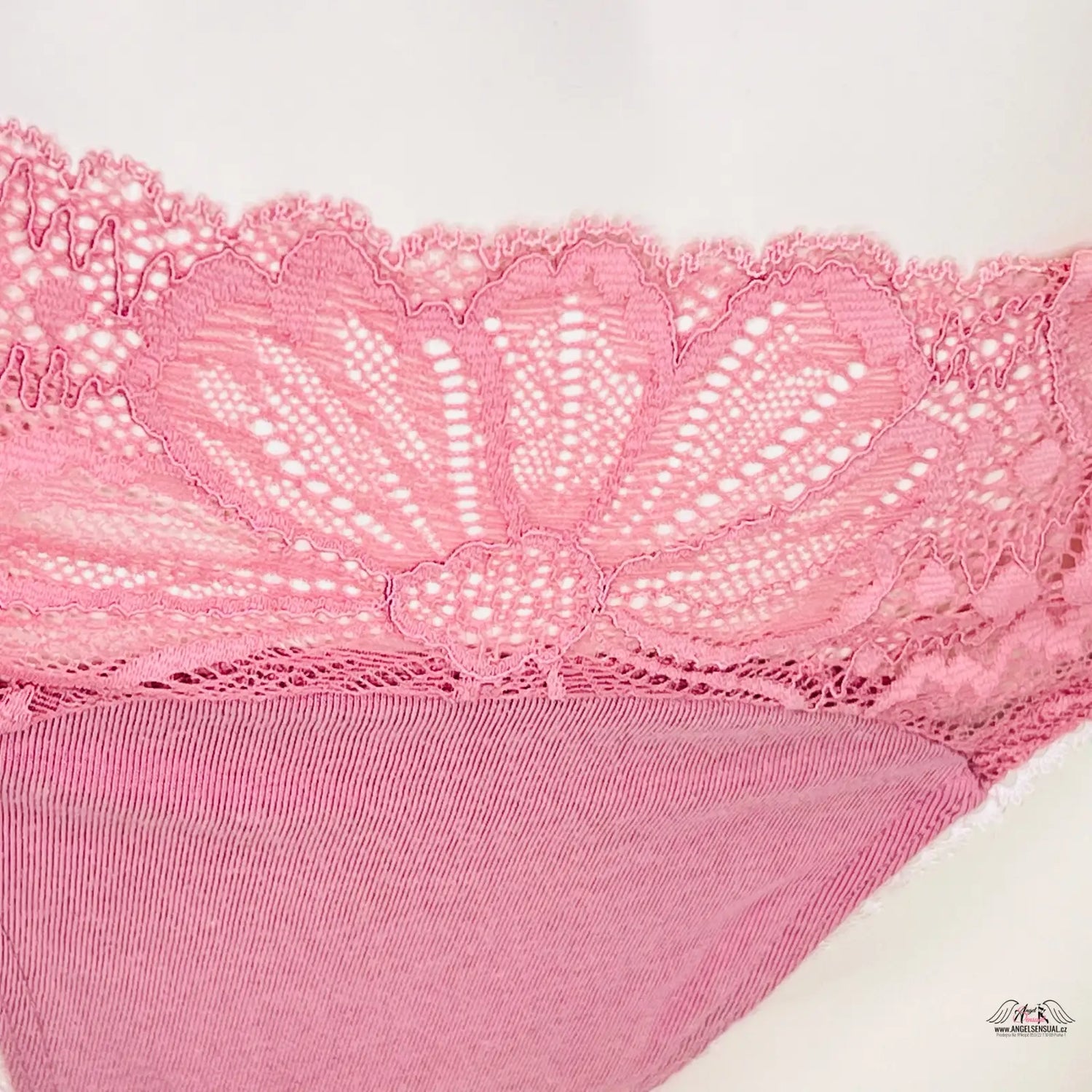 Pinkové luxusní tanga Victoria’s Secret s jemnou krajkou a květinovým vzorem