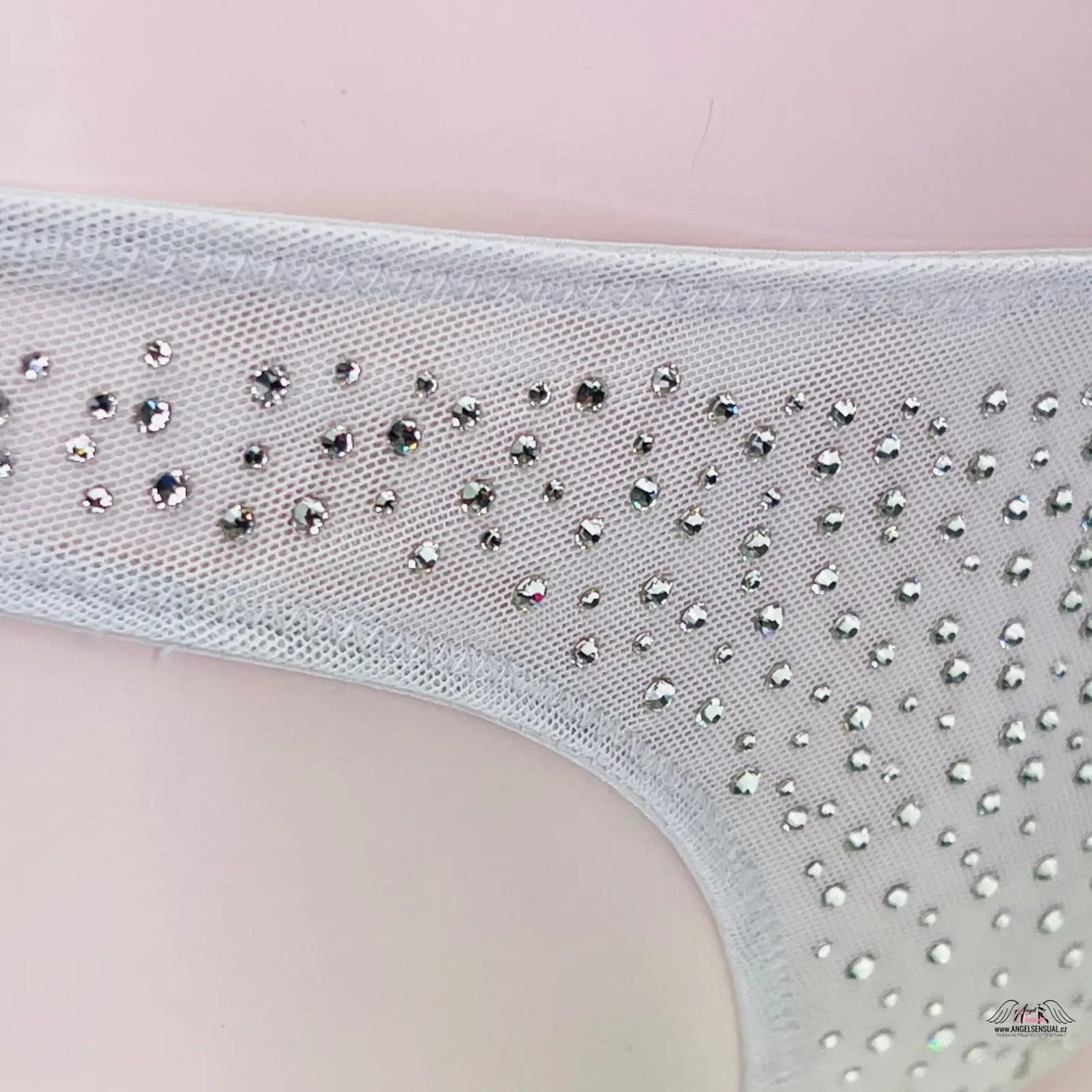 Victoria’s Secret Tanga s Kamínky vysoce kvalitních materiálů s rhinestone-studded síťovinou
