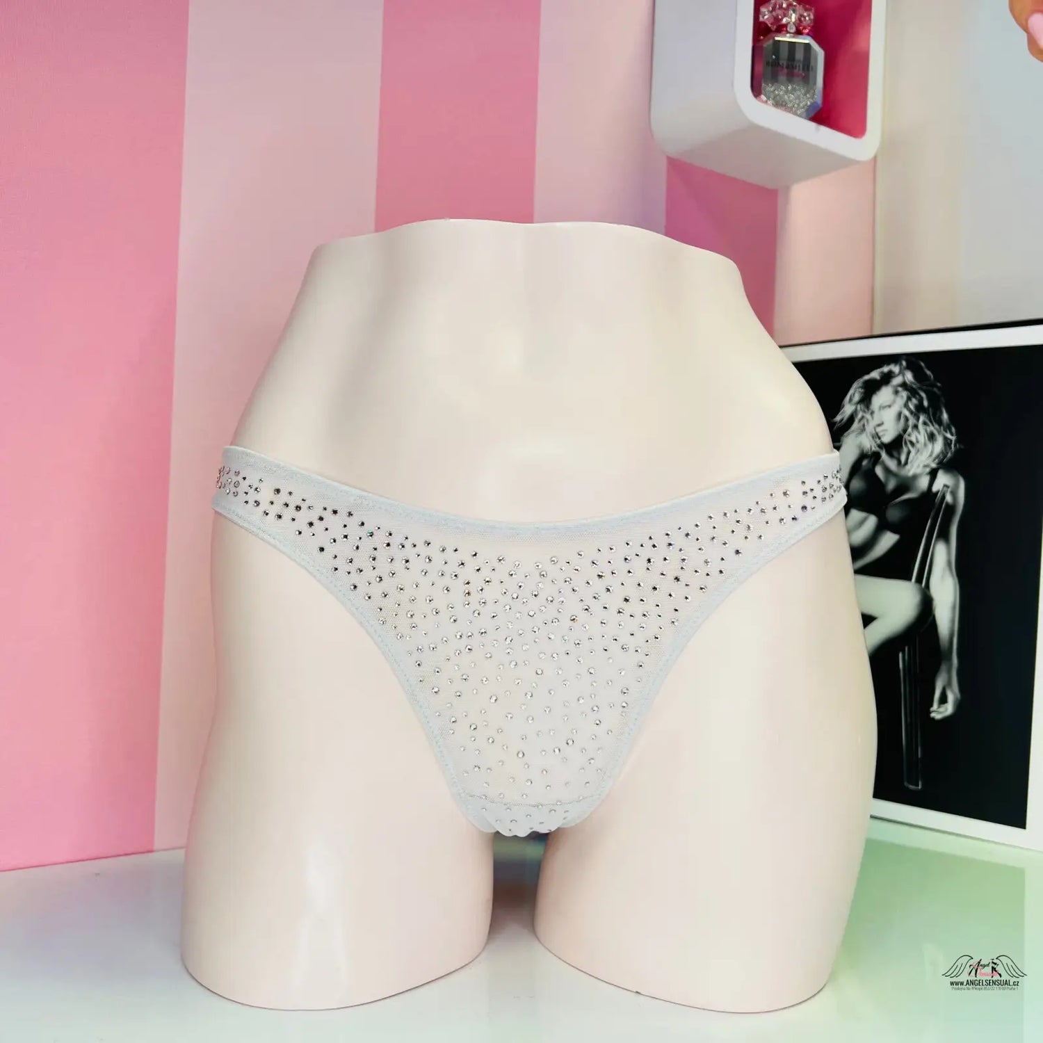 Victoria’s Secret Tanga s Kamínky vysoce kvalitních materiálů s bílými rhinestony
