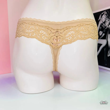 Bílá figurína s tělovou krajkovou tanga Victoria’s Secret Tanga s Krajkou Více Barev