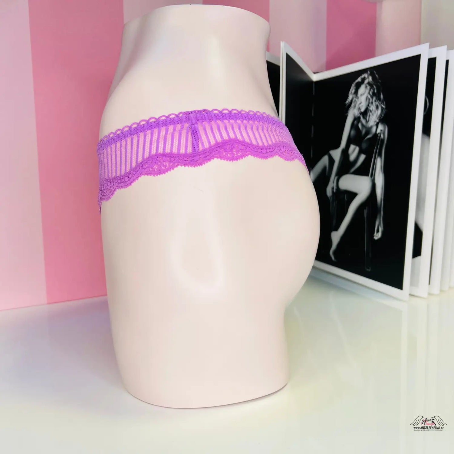 Purple lace-trimmed thong on mannequin showcasing Victoria’s Secret Tanga s Krajkou, perfect for secret lingerie elegance