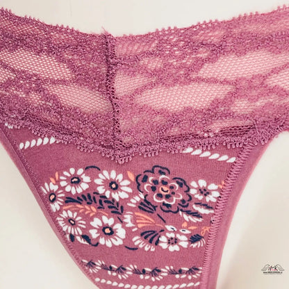 Floral-patterned thong with jemnou krajkou from Victoria’s Secret Tanga s Krajkou