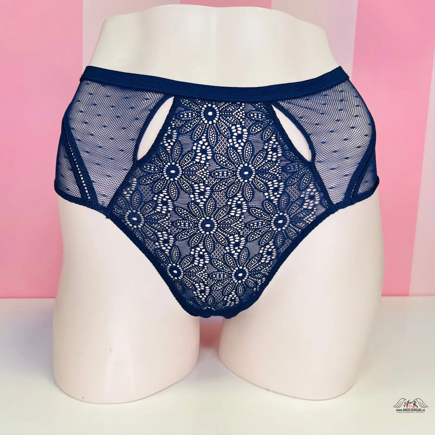 Victoria’s Secret krajkové tanga s vysokým pasem a květinovým vzorem