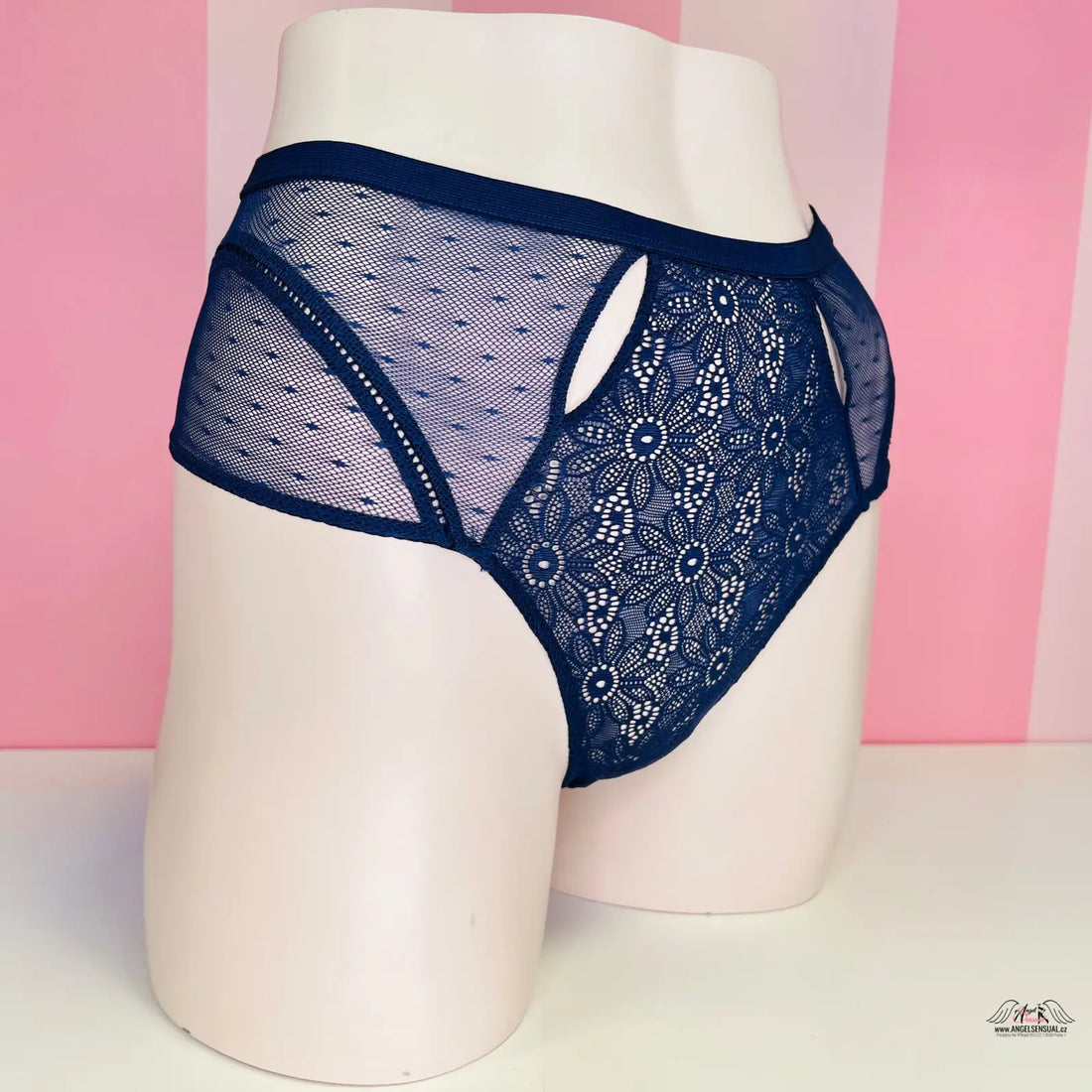 Victoria’s Secret krajkové tanga s vysokým pasem a květinovým vzorem