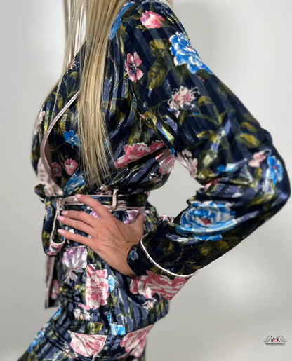 Žena v květinovým vzorem Victoria’s Secret Župan Horní Díl Velvet Lurex