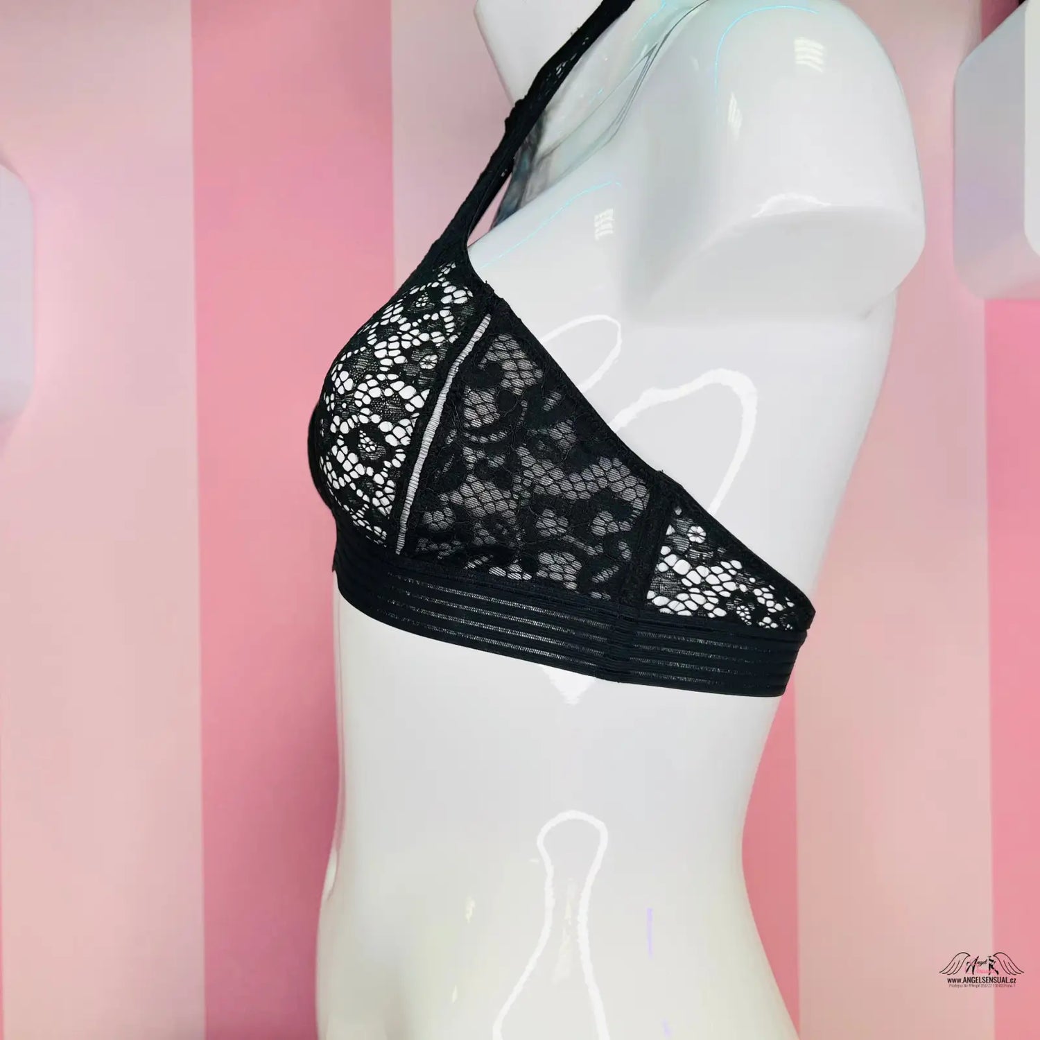 Černá krajková braletka s květinovým vzorem a elastickým páskem pro luxusní eleganci