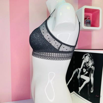 Šedá krajková braletka z produktu Vzdušná Braletka s Krajkou pro Eleganci a Pohodlí