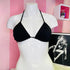 Černý bikiny top na manekýně v produktu Zažijte Eleganci s Teeny Triangle Bikini Topem