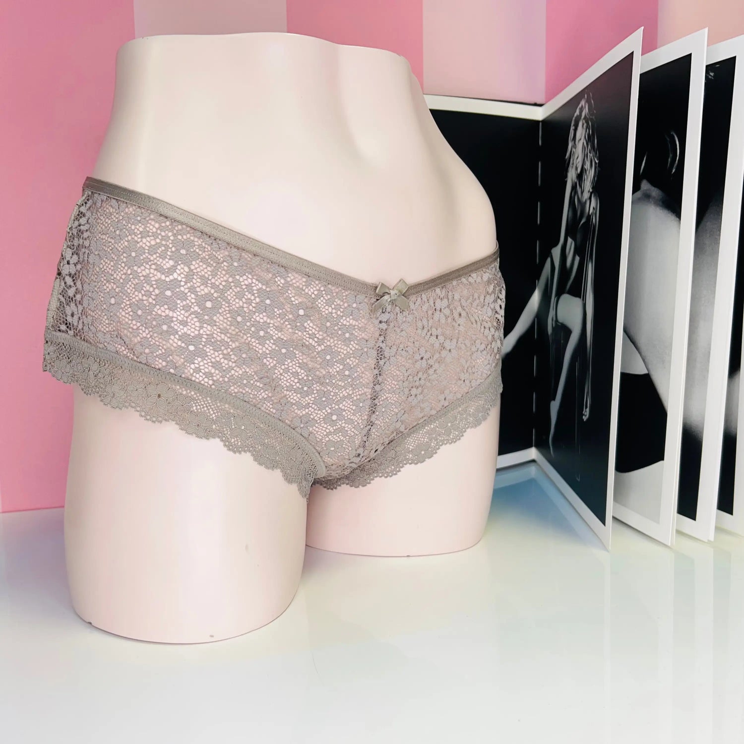 Krajkové brazilky s mašličkou - L / Béžová / Nové se štítky - Brazilky Victoria’s Secret