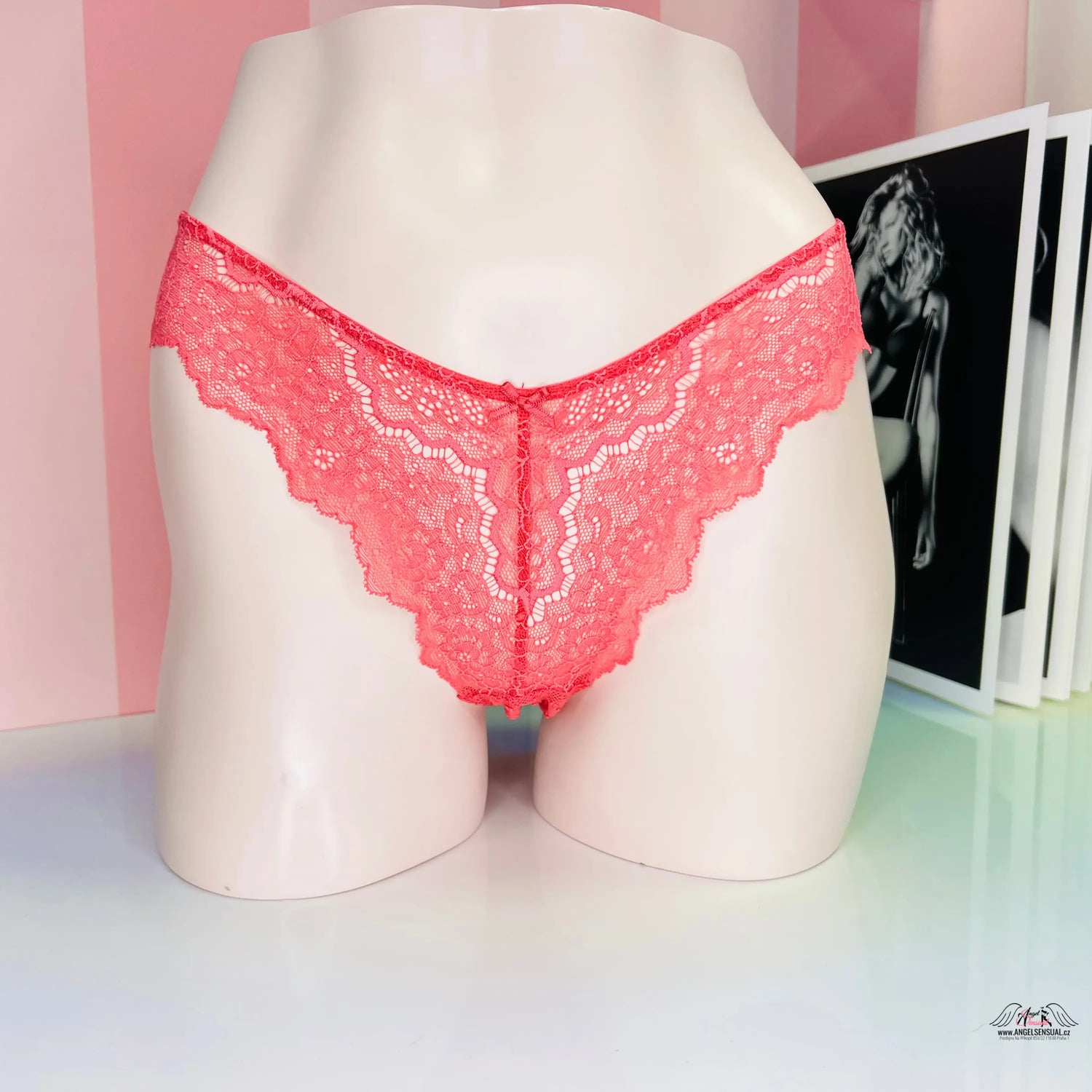 Krajkové kalhotky s vyšším pasem - Růžová / M / Nové se štítky - Kalhotky Victoria’s Secret