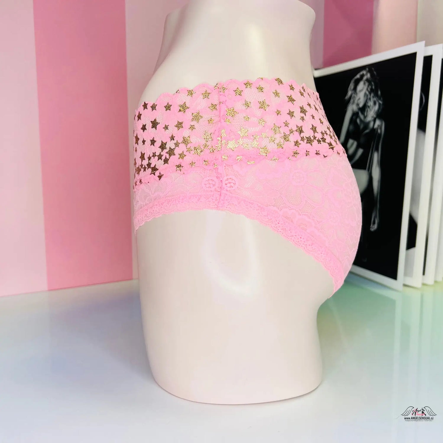 Krajkové kalhotky se zlatými hvězdičkami - M / Růžová / Nové štítky - Kalhotky Victoria’s Secret