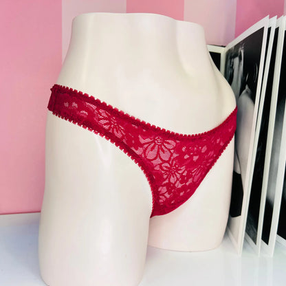 Krajkové tanga s kamínky - S / Vínová / Nové se štítky - Tanga Victoria’s Secret