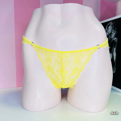 Krajkové tanga se stříbrnou aplikací - Žlutá / S / Nové štítky - Tanga Victoria’s Secret