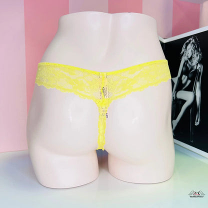 Krajkové tanga se stříbrnou aplikací - Žlutá / S / Nové štítky - Tanga Victoria’s Secret