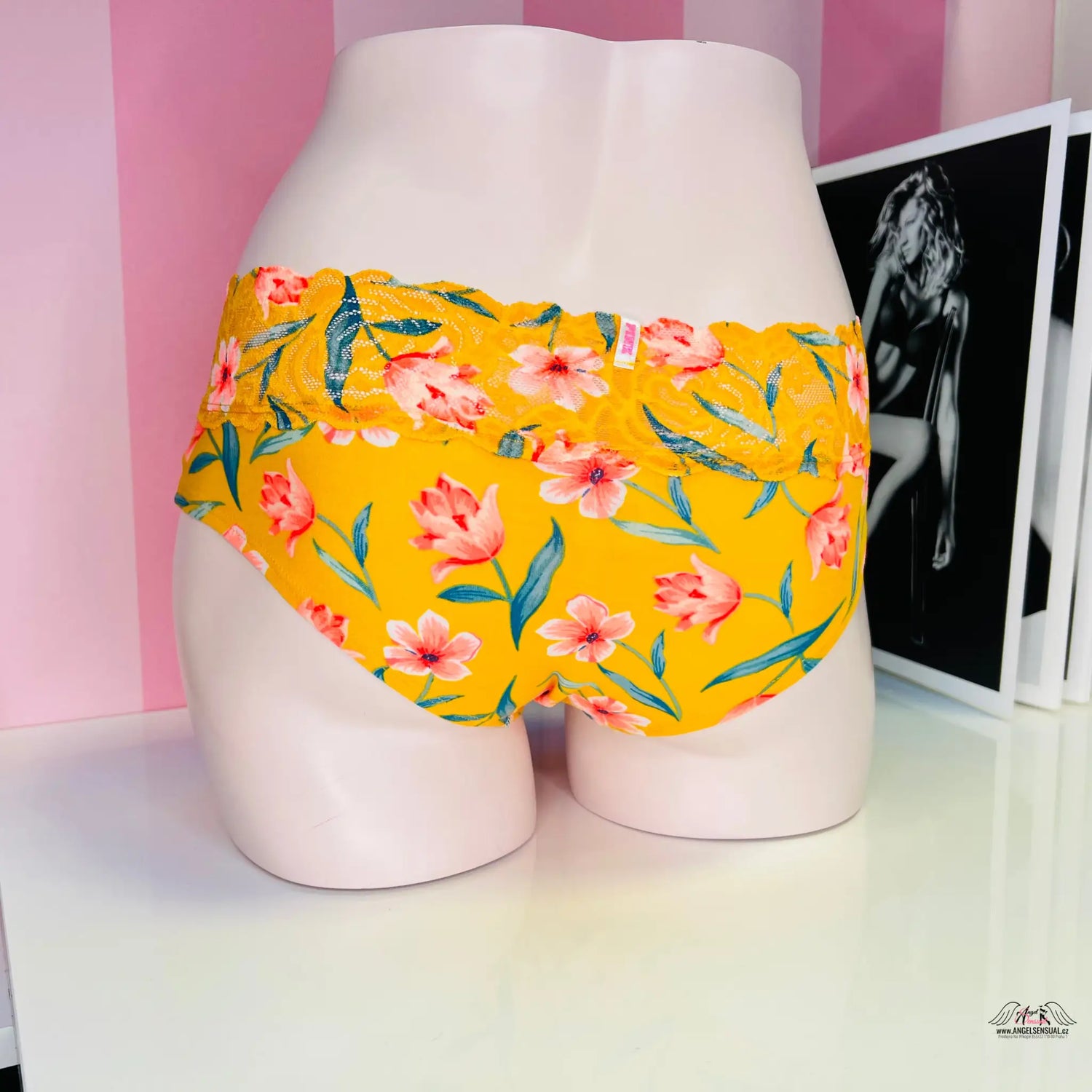 Květované kalhotky s krajkou - Kalhotky PINK