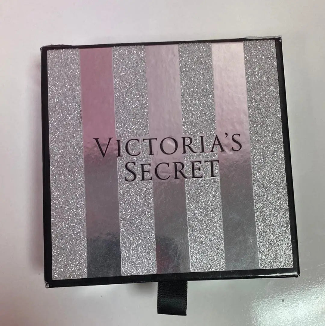 Set dvou náhrdelníků - Univerzální / Stříbrná / Nové se štítky - Náhrdelník Victoria’s Secret