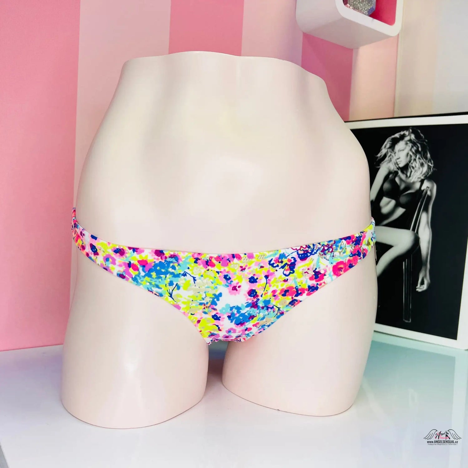 Spodní díl plavek - brazilky - XS / Barevná / Nové se štítky - Victoria’s Secret