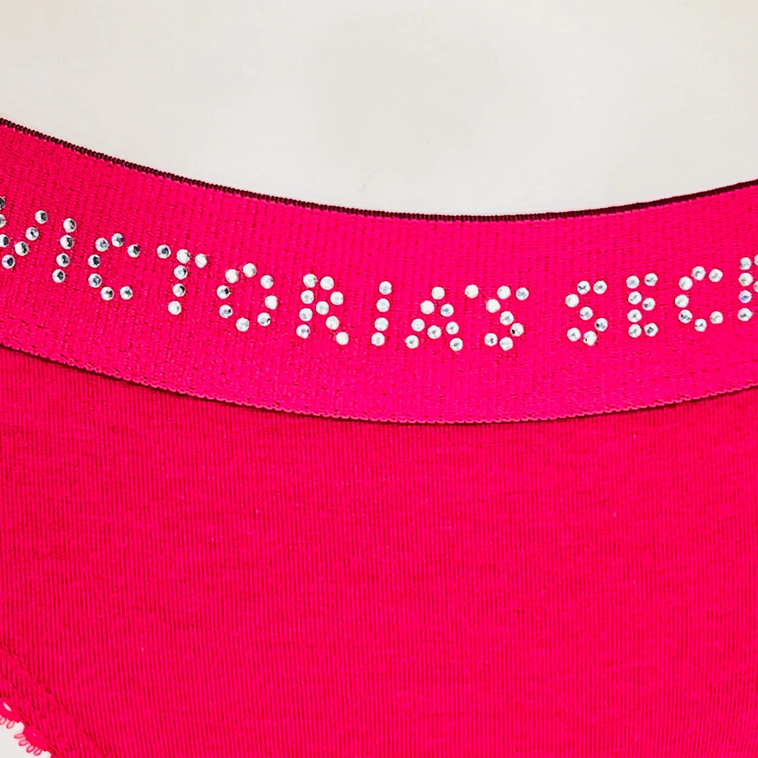 Tanga s kamínky - Victoria’s Secret