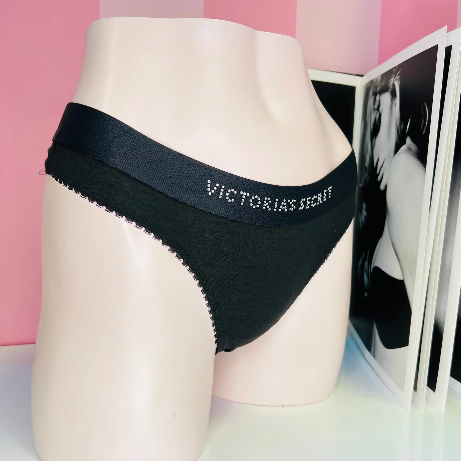 Tanga s kamínky - Victoria’s Secret