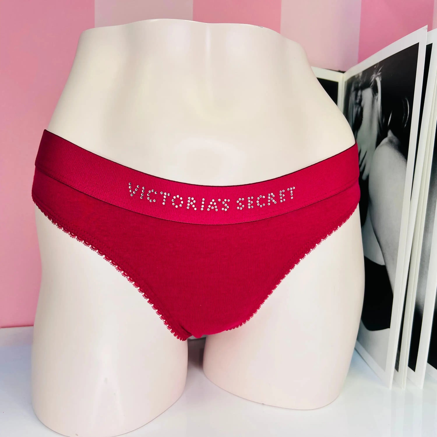 Tanga s kamínky - S / Vínová / Nové se štítky - Victoria’s Secret