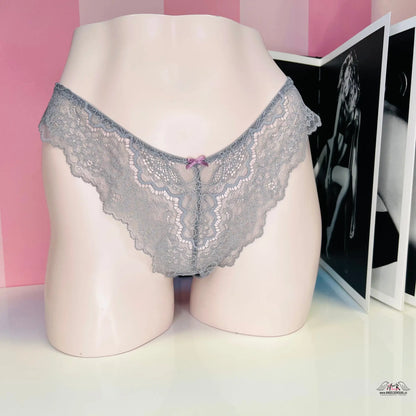 Vykrojené krajkové brazilky - L / Šedá / Nové se štítky - Kalhotky Victoria’s Secret